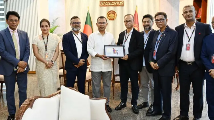 প্রধানমন্ত্রীর সঙ্গে বিজিএমইএ ও বিকেএমইএ নেতাদের সাক্ষাৎ