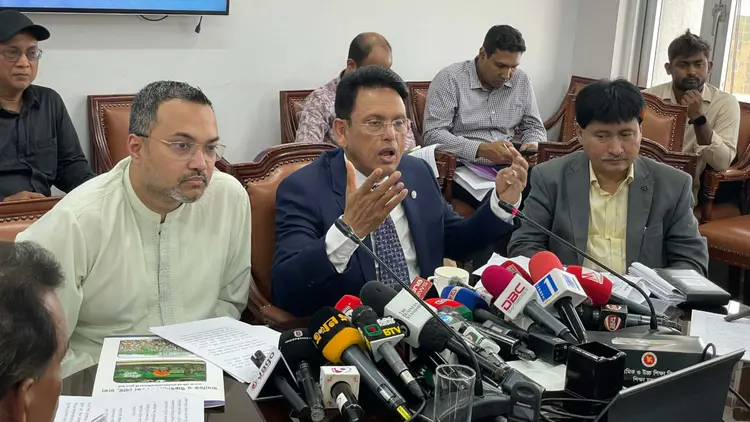 প্রশ্নফাঁস রোধে সাইবার মনিটরিং জোরদার, হোয়াটসঅ্যাপ গ্রুপে প্রশাসন