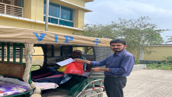 পুঠিয়ায় মানবিক প্রশাসনের দৃষ্টান্ত স্থাপন করলেন এসিল্যান্ড শিবু দাশ