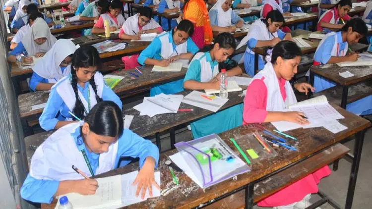 এসএসসি পরীক্ষার ২য় দিনে অনুপস্থিত ২৬ হাজার শিক্ষার্থী
