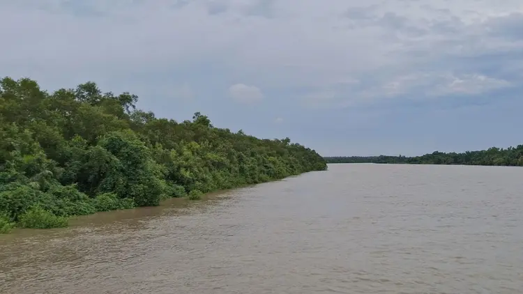 ৭ লাখ টাকা মুক্তিপণ দিয়ে বাড়ি ফিরল ১১ জেলে, থানায় নেই কোনো অভিযোগ