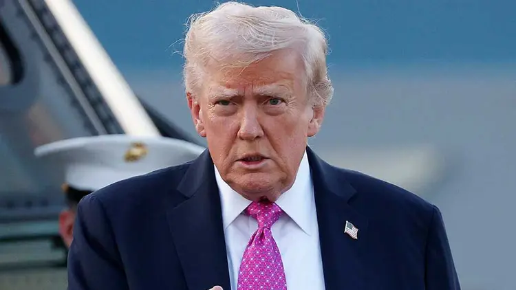 বিধ্বস্ত বিমানের পাইলট ও ক্রুকে উদ্ধার নিয়ে যা বললেন ট্রাম্প